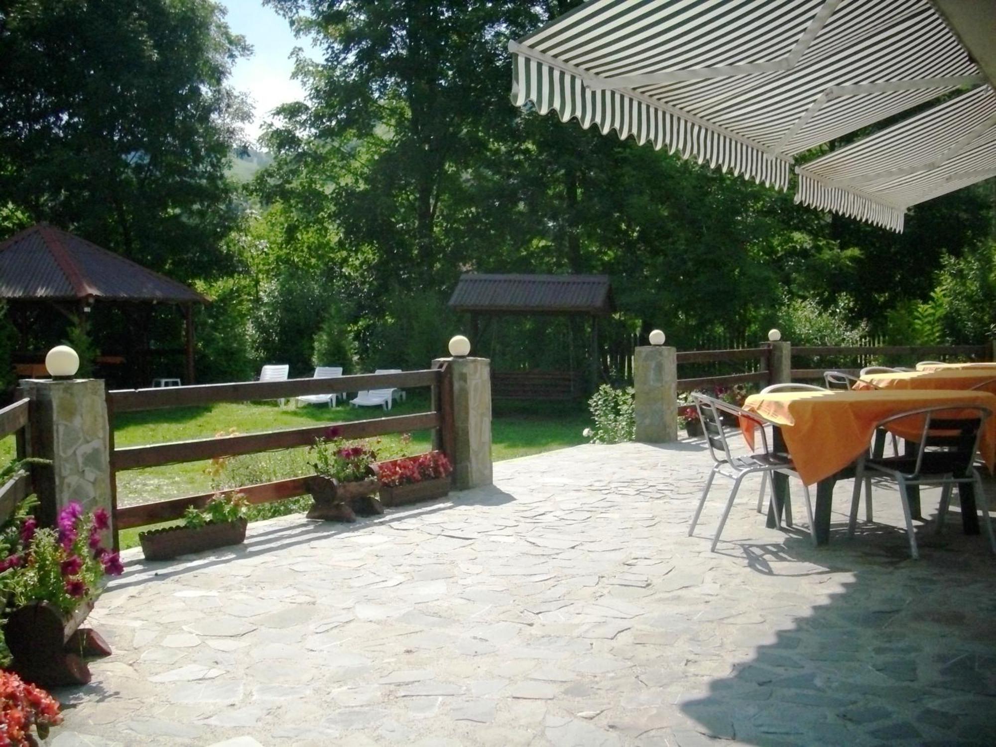 Vila Doina Branului Bran  Luaran gambar