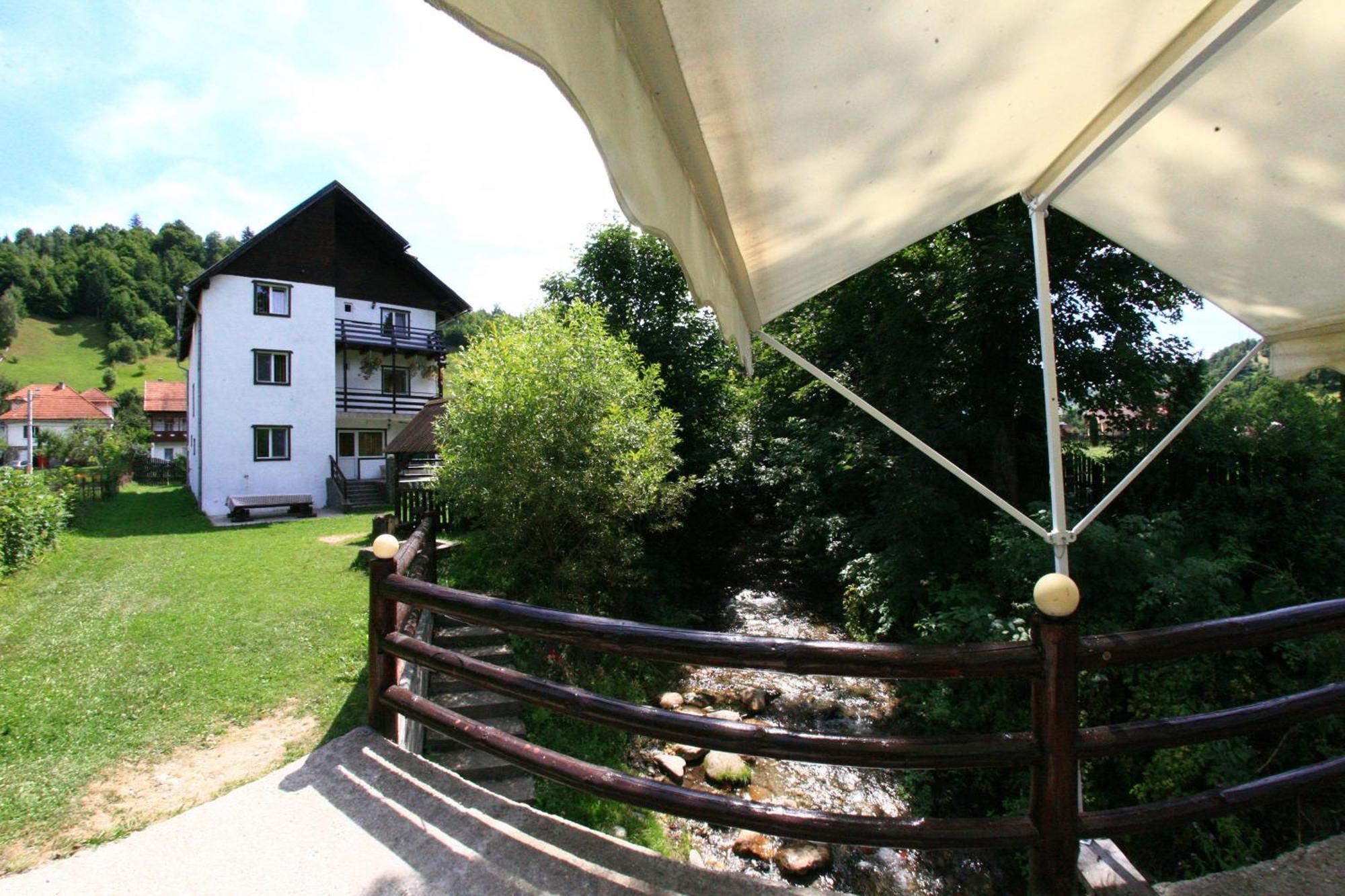 Vila Doina Branului Bran  Luaran gambar